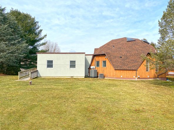 2120 Fisher Rd, Mechanicsburg, PA 17055